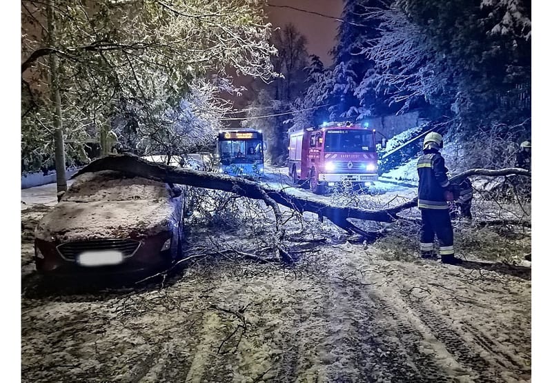 Károkat okozott a havazás