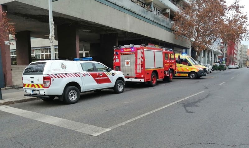 Adventi koszorú égett