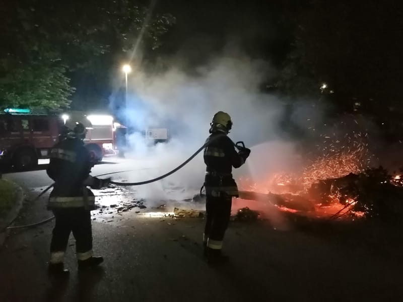 ... a tüzet egy eldobott cigaretta okozta ...