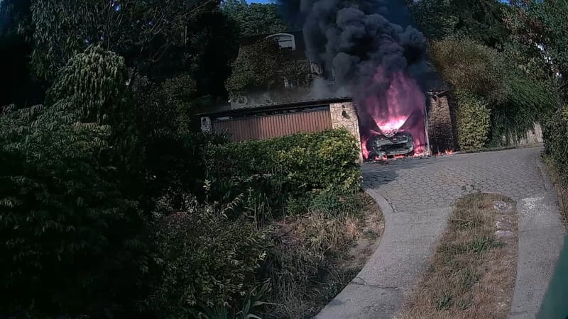 Kigyulladt egy garázs a Törökvész úton