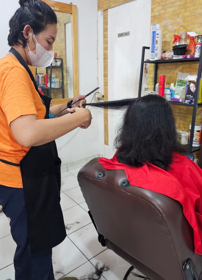 SALON ACADEMY