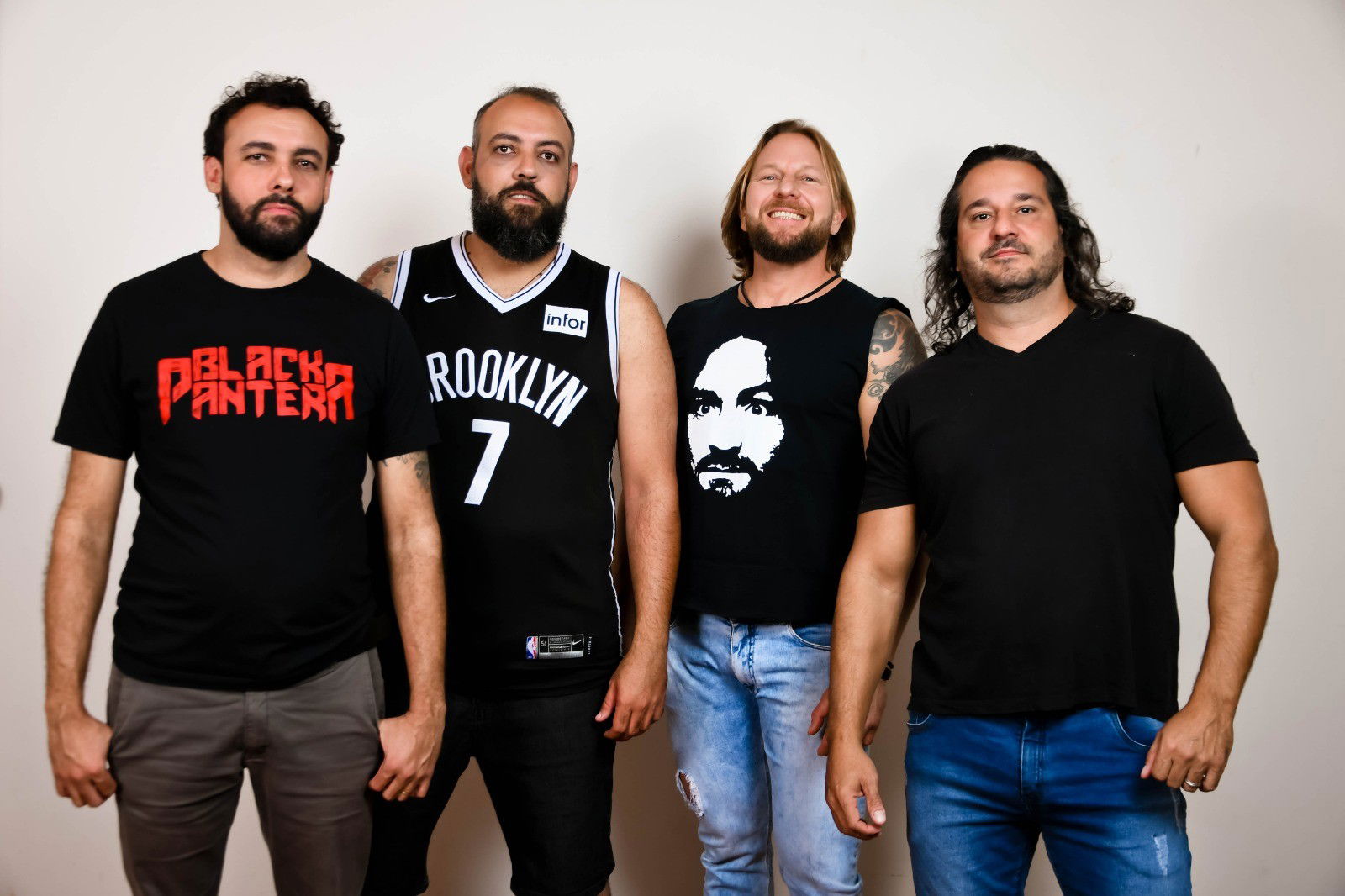 Banda Pão com Cebola apresenta seu novo álbum intitulado “Pão com Cebola – Punk Rock Vila Sotto”; confira