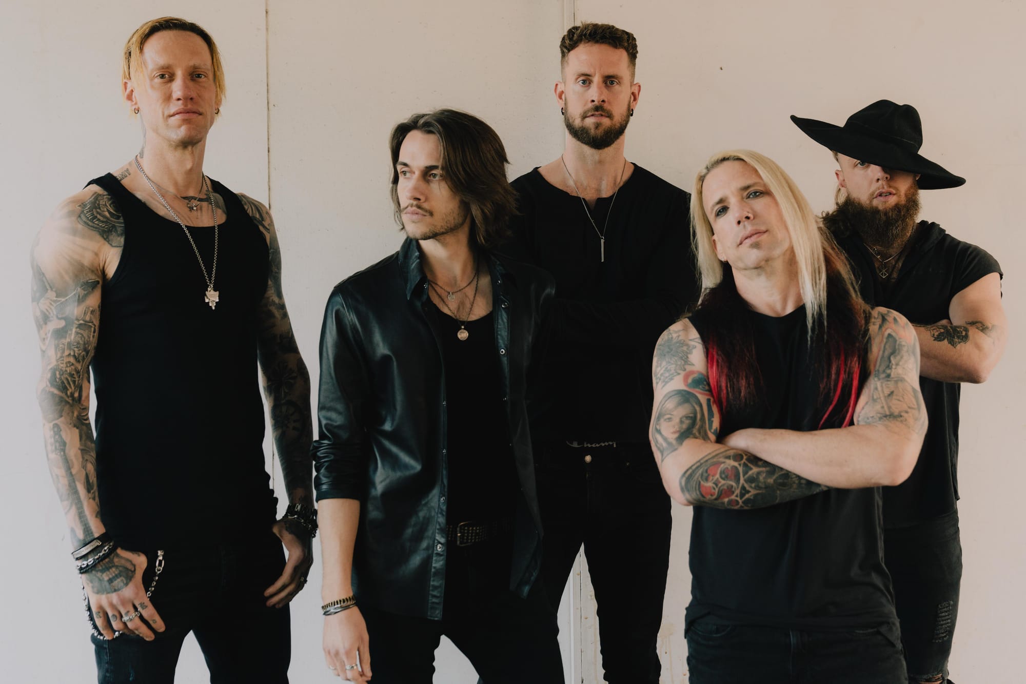 VELVET CHAINS APRESENTA NOVA FORMAÇÃO E SINGLE "GHOST IN THE SHELL"