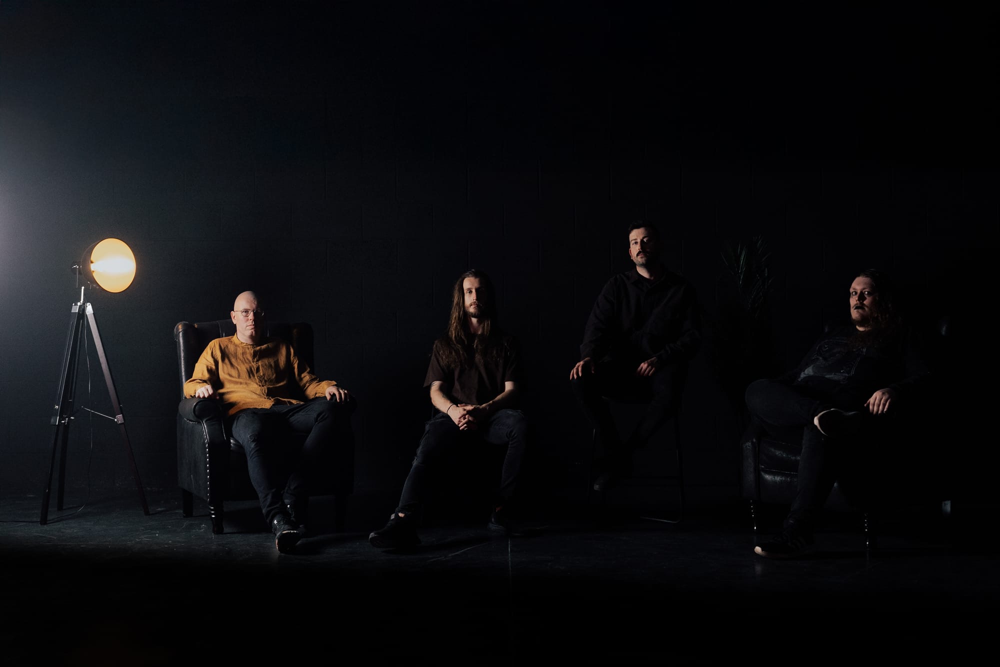 CONJURER anuncia novo álbum "Unself" e lança single/videoclipe "Hang Them In Your Head"