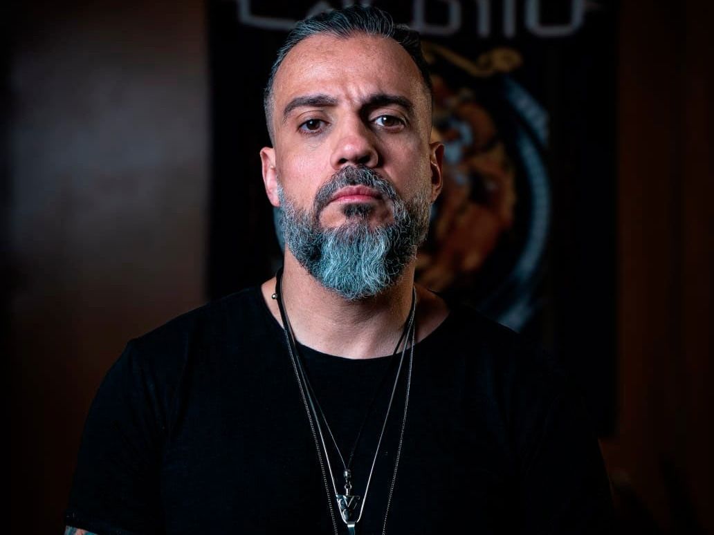 LEANDRO CAÇOILO, VOCALISTA DO VIPER, LANÇA O SINGLE “TIME” E ANUNCIA ÁLBUM SOLO PARA 2026