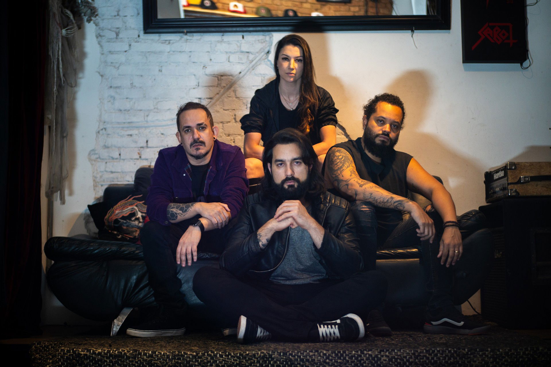 INRAZA LANÇA 'ACRASIA', SEU PRIMEIRO ÁLBUM COMPLETO