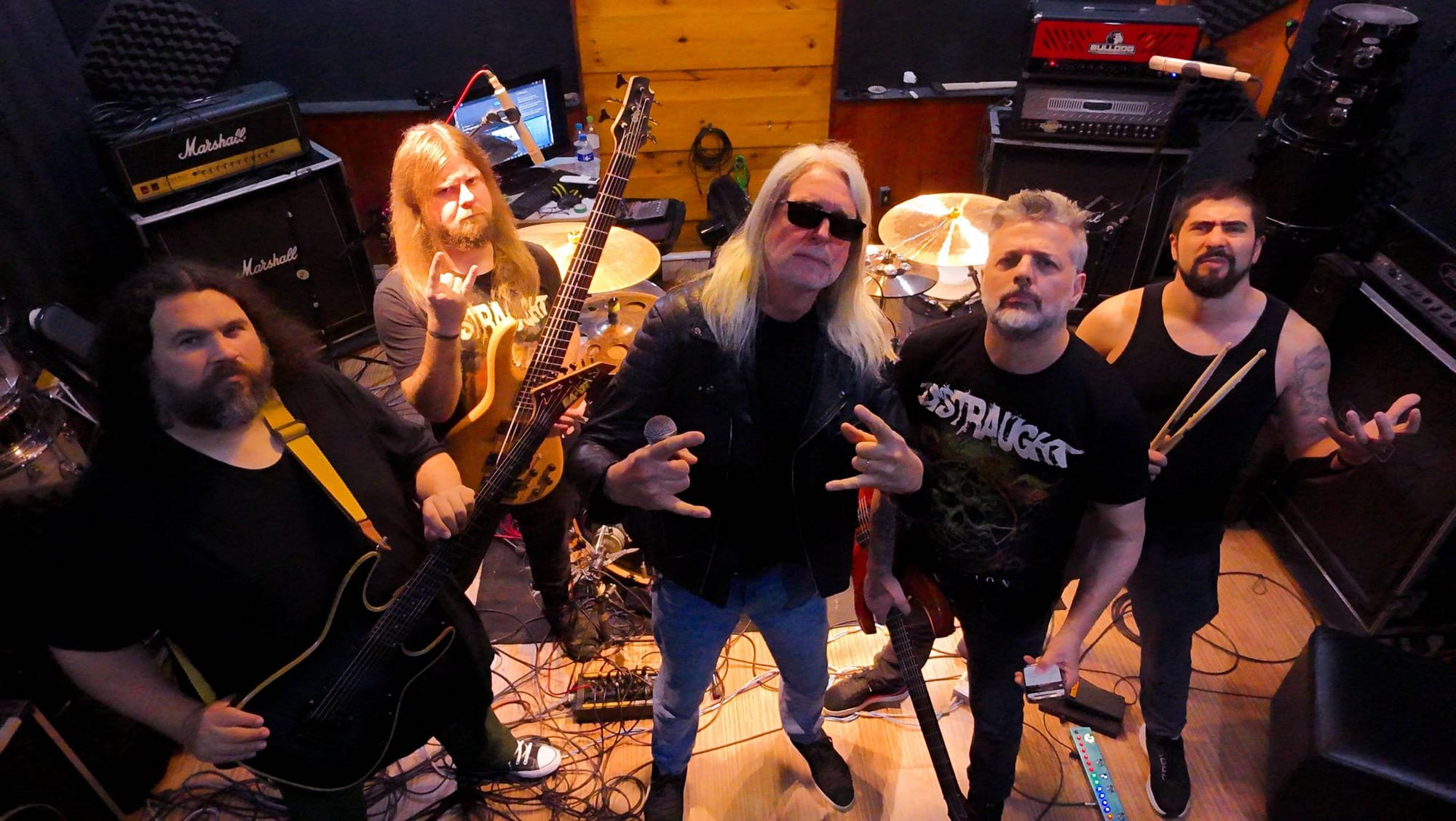 DISTRAUGHT APOSTA NA FORÇA DA PERFORMANCE AO VIVO EM ESTÚDIO NO NOVO VIDEOCLIPE “AETHER AND TRUTH DENIED”