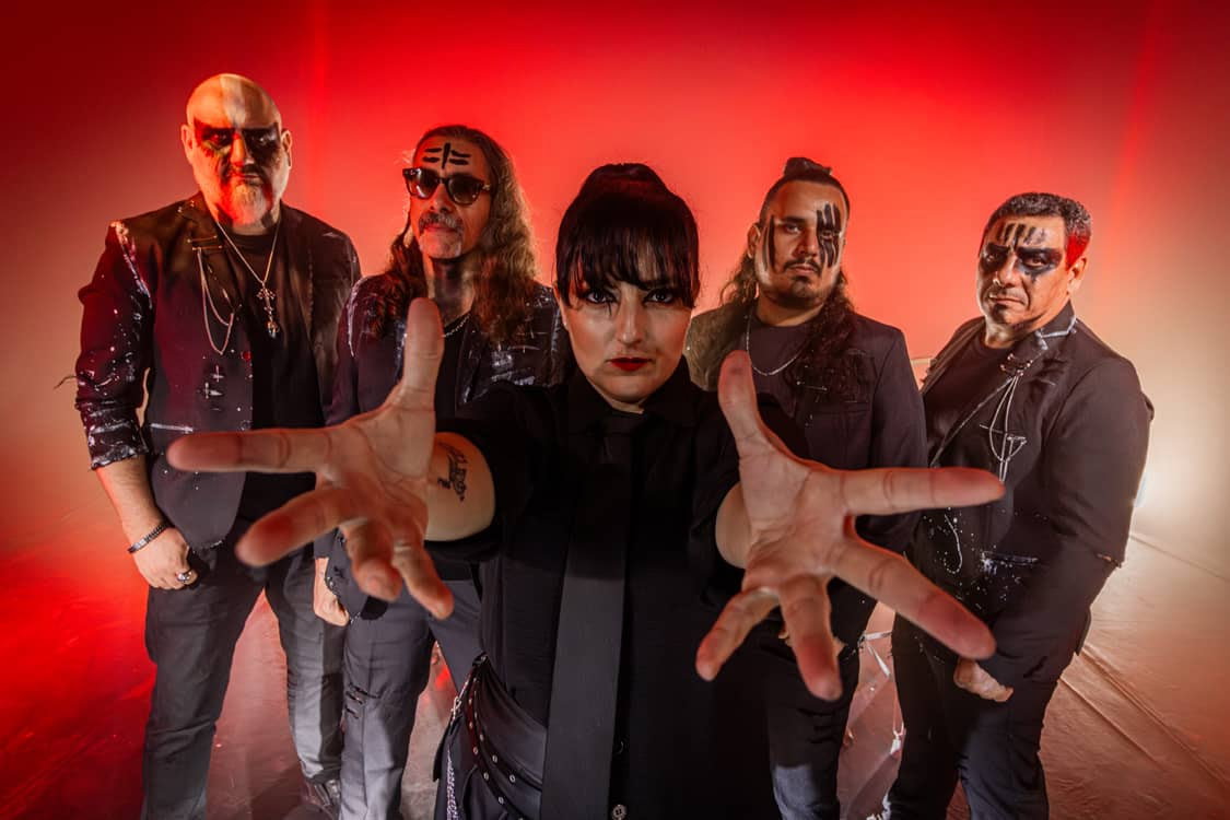 REVENGIN MOSTRA SUA FORÇA SINFÔNICA AO VIVO NO PROGRAMA KISS CLUB DA RÁDIO KISS FM EM SÃO PAULO