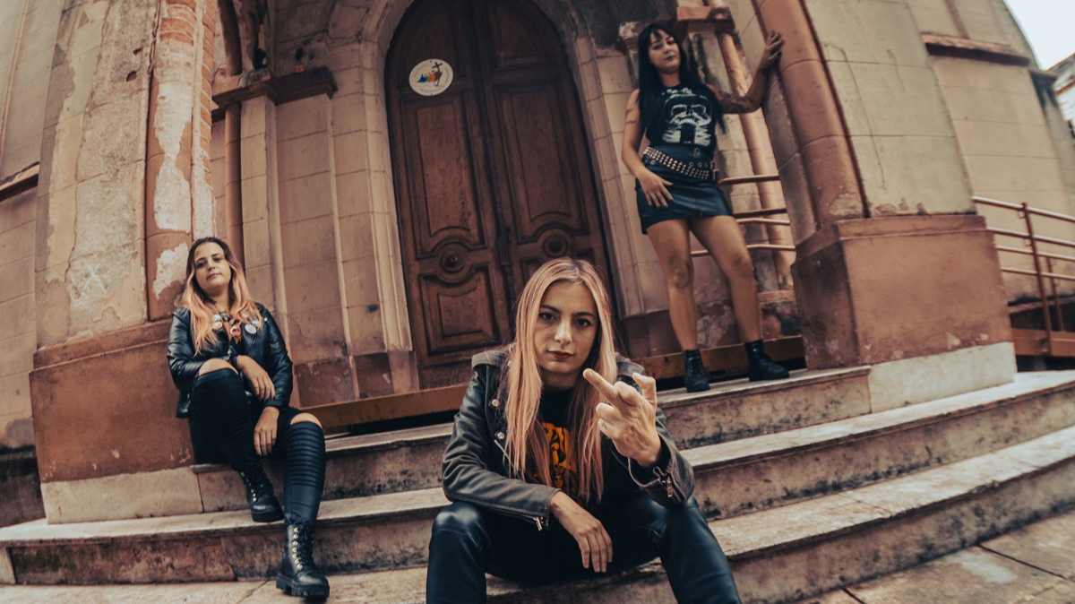 THE DAMNNATION ASSINA CONTRATO MUNDIAL COM A LENDÁRIA COMBAT RECORDS