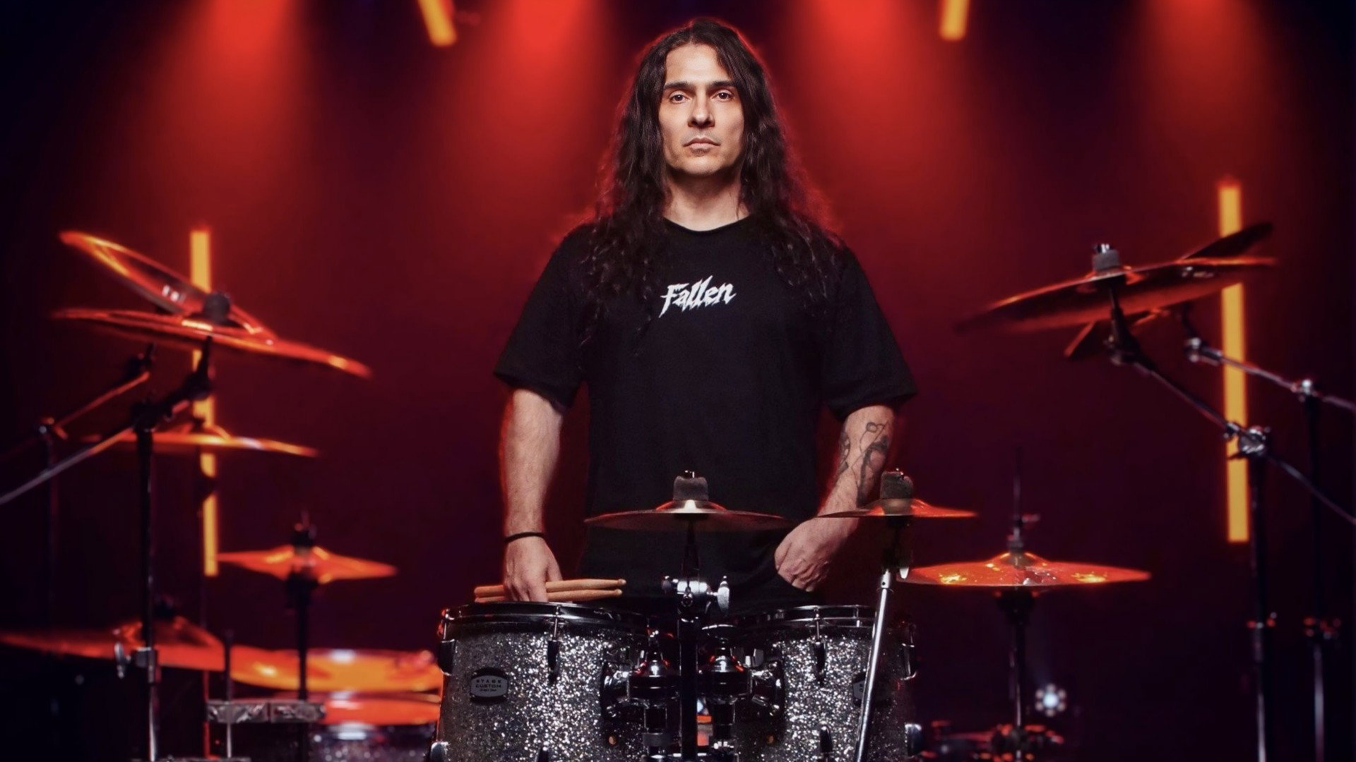 RICARDO CONFESSORI ANUNCIA “REALM BREAKER”, ÁLBUM CONCEITUAL COM GRANDES VOZES DO METAL BRASILEIRO