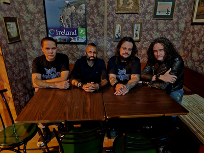 High Moonlight une peso e atmosfera no épico álbum "Lycans"