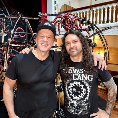 Aquiles Priester e Thomas Lang lançam documentário “Too Close – Perto Demais” no Centro Cultural Olido