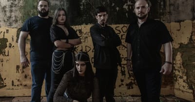 SANTA CORA LANÇA O SINGLE E VIDEOCLIPE DE "ANCIENT ROAD", INTRODUZINDO CONCEITO GRANDIOSO DE SEU SEGUNDO ÁLBUM