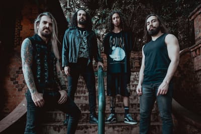 VÁLVERA ANUNCIA SHOW OFICIAL DE LANÇAMENTO DE UNLEASHED FURY EM SÃO PAULO