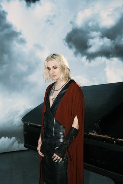 HOKKA ANUNCIA ÁLBUM DE ESTREIA VIA MISERIA IV