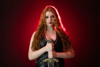 BLADES OF STEEL ASSINA COM SELO EUROPEU E LANÇA FAIXA INÉDITA "HANDS OF FIRE"