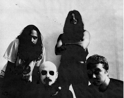 SANGUE DE BODE DECRETA “O FUNERAL DE TUDO” EM NOVO ÁLBUM