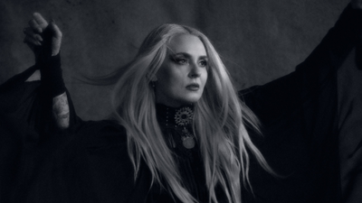 EIVØR ANUNCIA NOVO ÁLBUM DE ESTÚDIO "TUNGL" E REVELA O SINGLE/VIDEOCLIPE "DREKAFLJÓÐ / DRAGON MAIDEN"