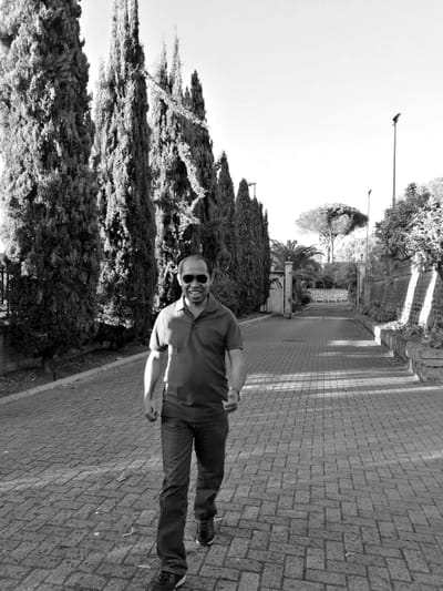 How can I access Inosensius I. Sigaze full portfolio?