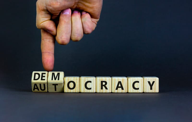 Demokrasi yang Sopan ala "Ndasmu"!