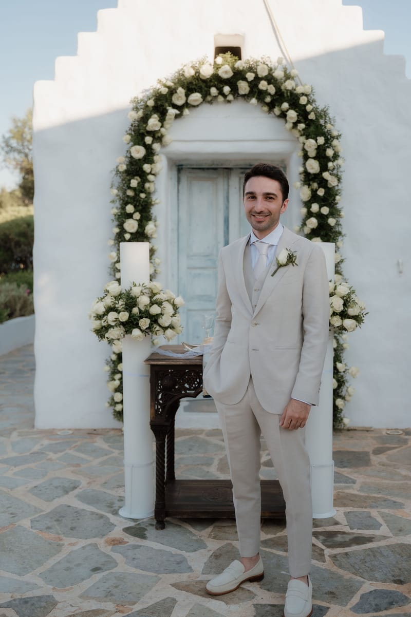 Ceremony at the Gallery Island Art and Taste Chapel