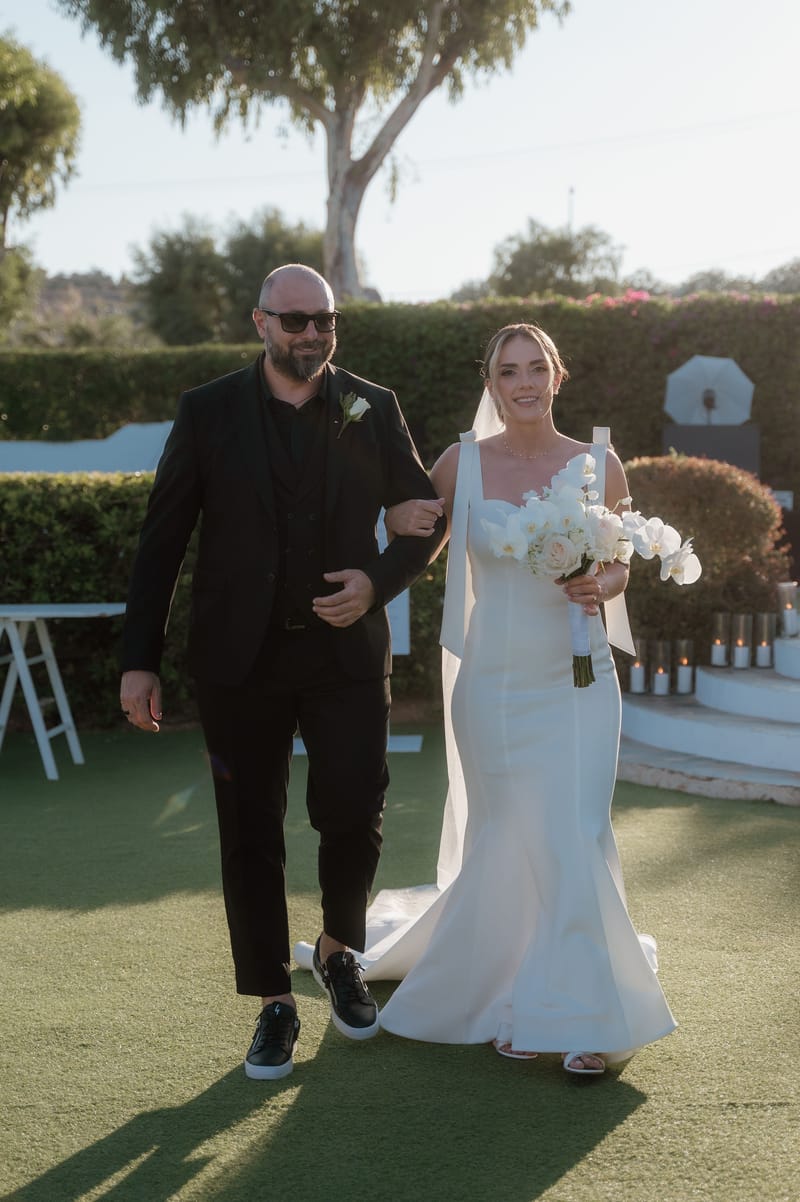 Ceremony at the Gallery Island Art and Taste Chapel