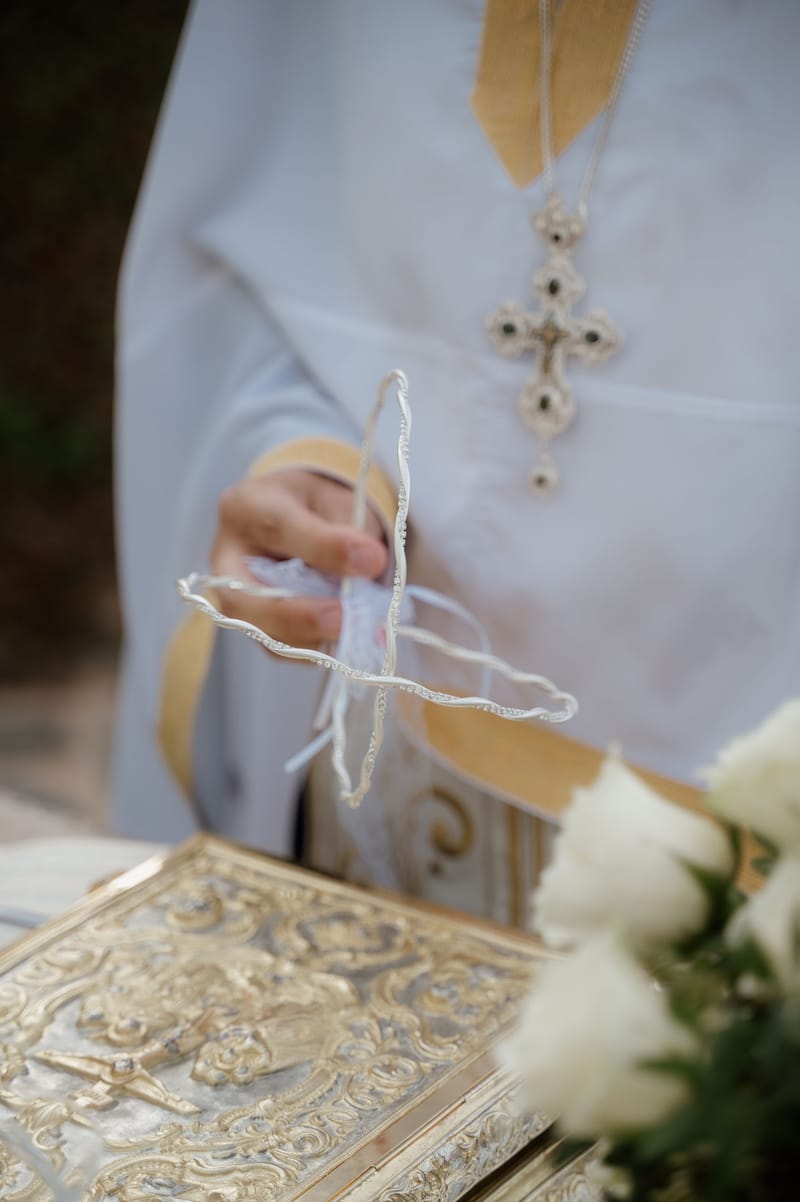 Ceremony at the Gallery Island Art and Taste Chapel
