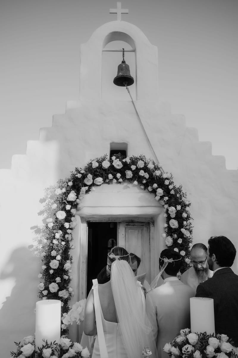 Ceremony at the Gallery Island Art and Taste Chapel