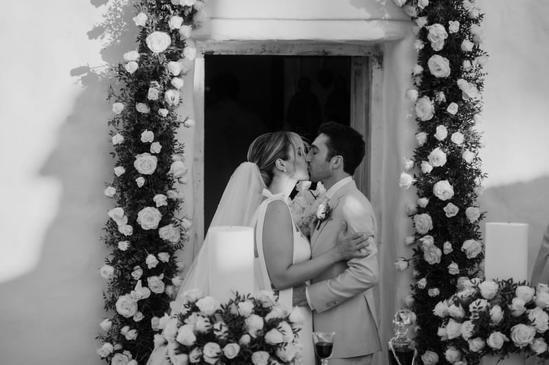 Ceremony at the Gallery Island Art and Taste Chapel