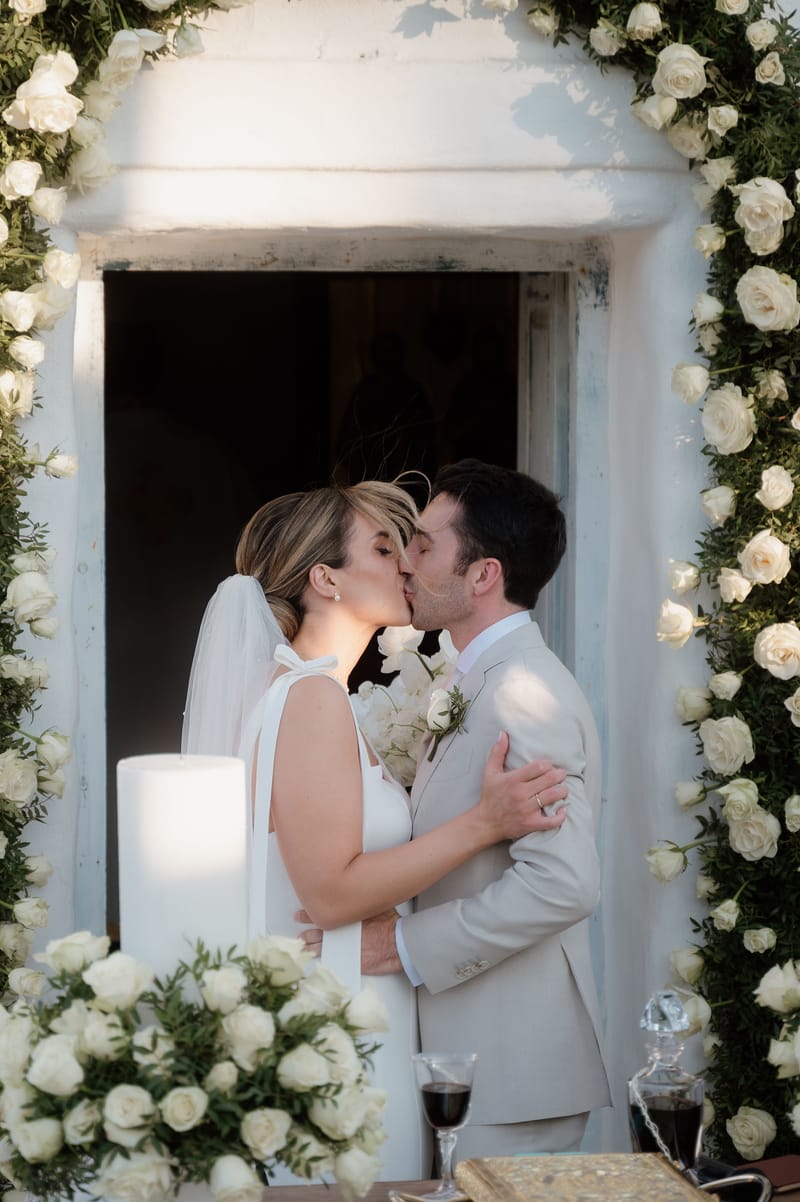 Ceremony at the Gallery Island Art and Taste Chapel
