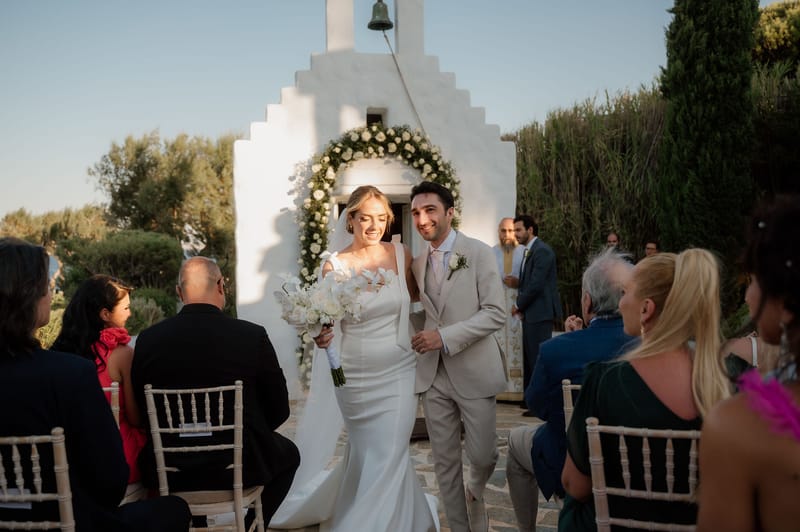 Ceremony at the Gallery Island Art and Taste Chapel