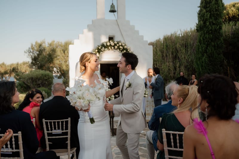 Ceremony at the Gallery Island Art and Taste Chapel