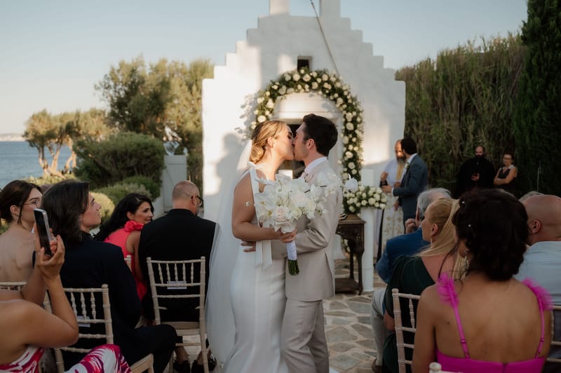 Ceremony at the Gallery Island Art and Taste Chapel