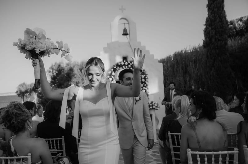 Ceremony at the Gallery Island Art and Taste Chapel