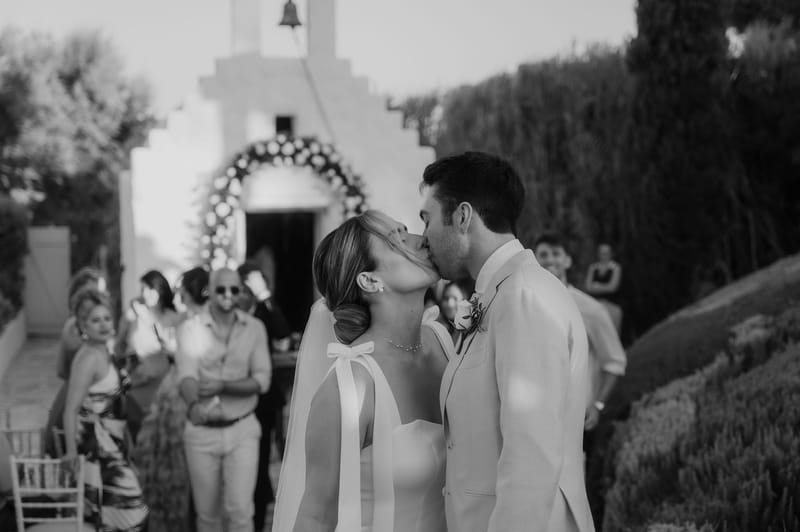 Ceremony at the Gallery Island Art and Taste Chapel
