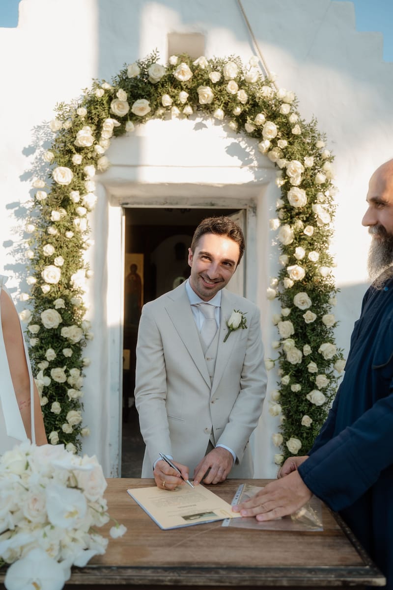 Ceremony at the Gallery Island Art and Taste Chapel