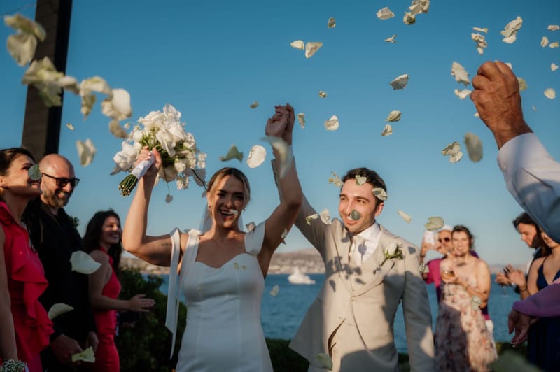 Ceremony at the Gallery Island Art and Taste Chapel