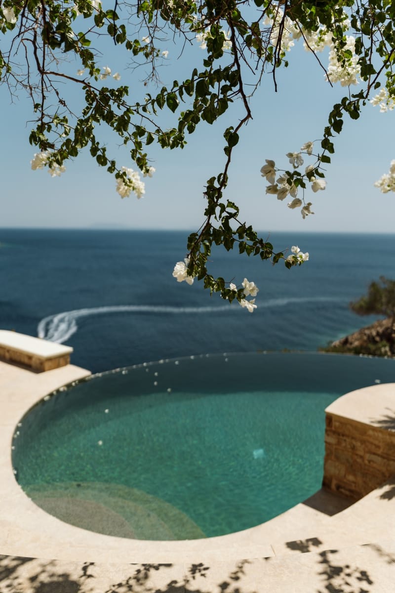 Reni & Jordan Wedding at the Cycladic Gem Villa Ios