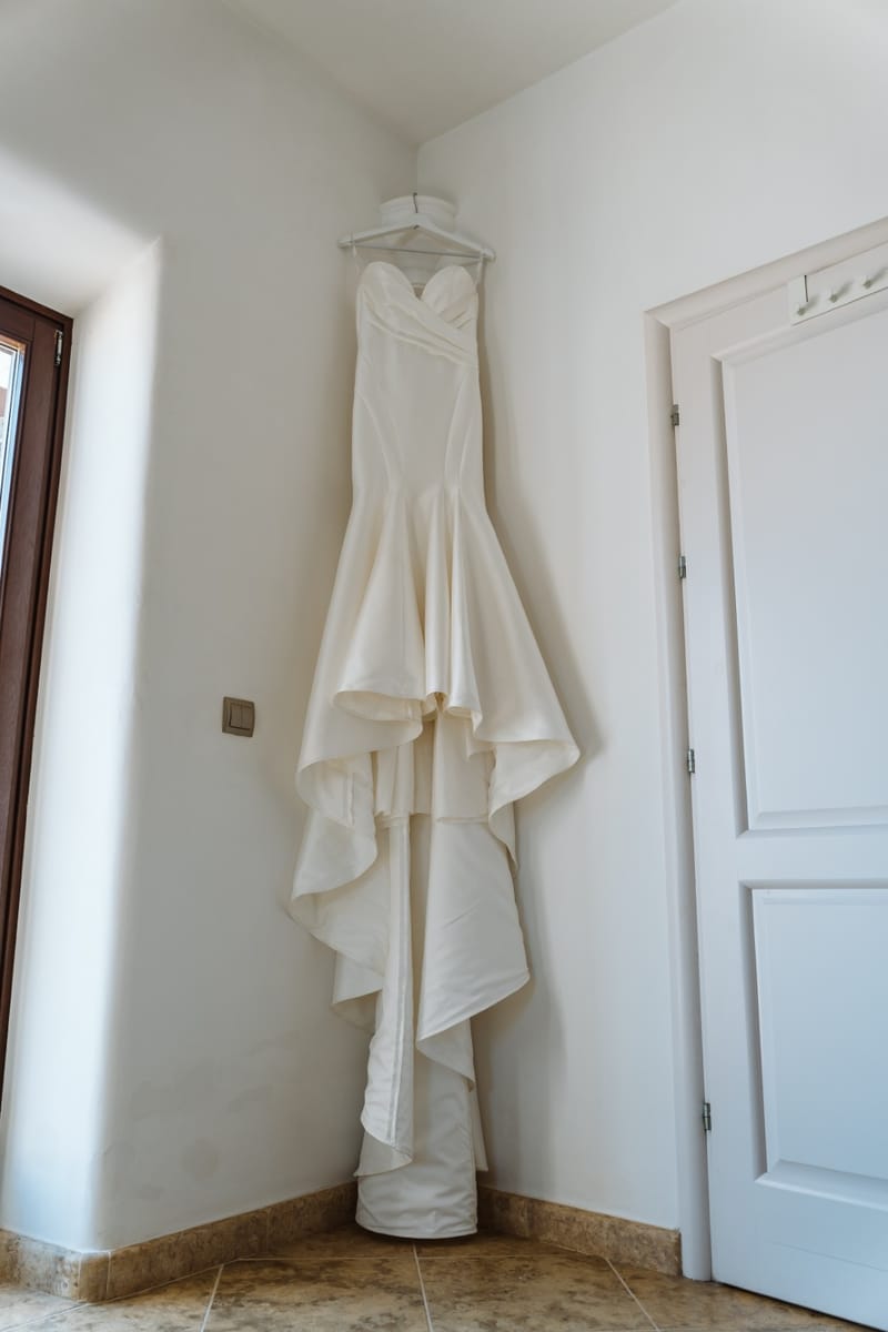 Reni & Jordan Wedding at the Cycladic Gem Villa Ios