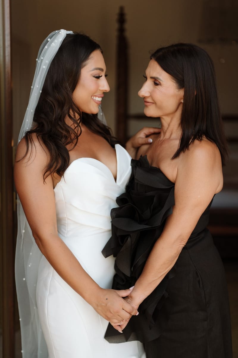 Reni & Jordan Wedding at the Cycladic Gem Villa Ios