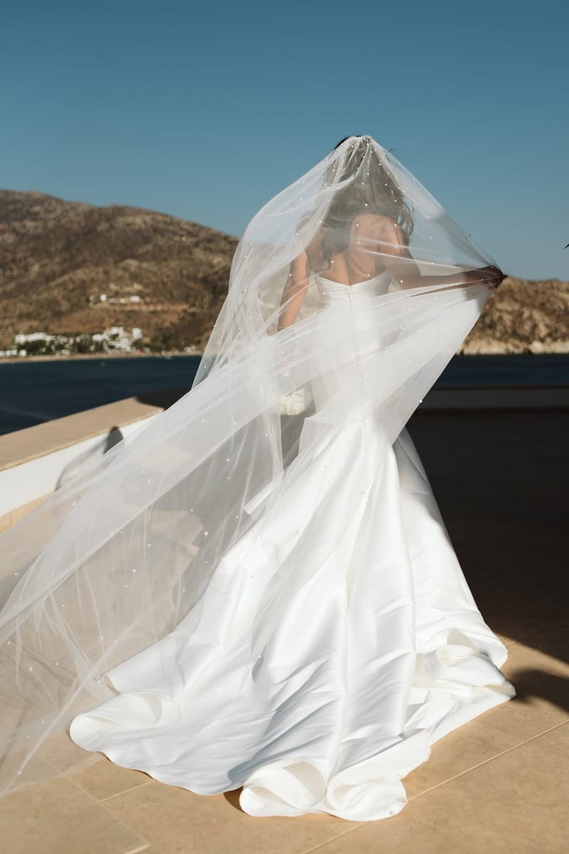 Reni & Jordan Wedding at the Cycladic Gem Villa Ios