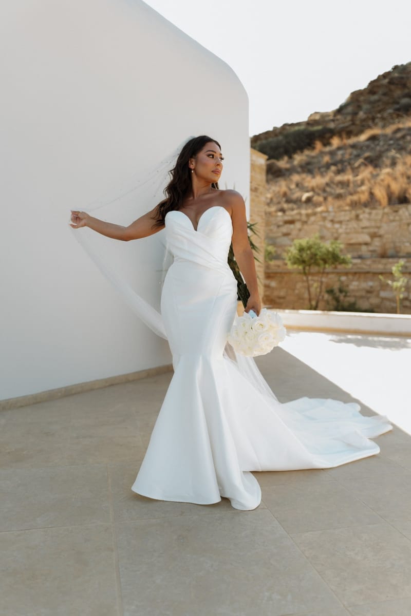 Reni & Jordan Wedding at the Cycladic Gem Villa Ios
