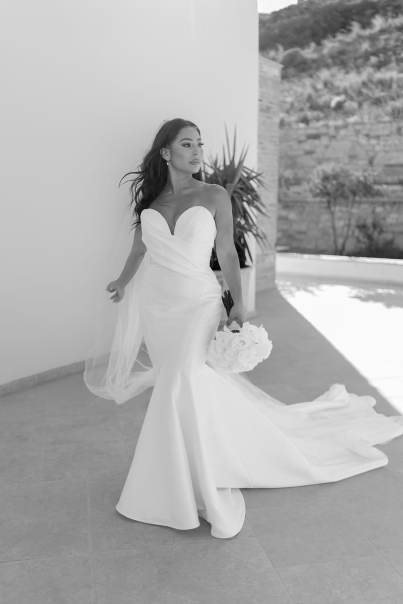 Reni & Jordan Wedding at the Cycladic Gem Villa Ios