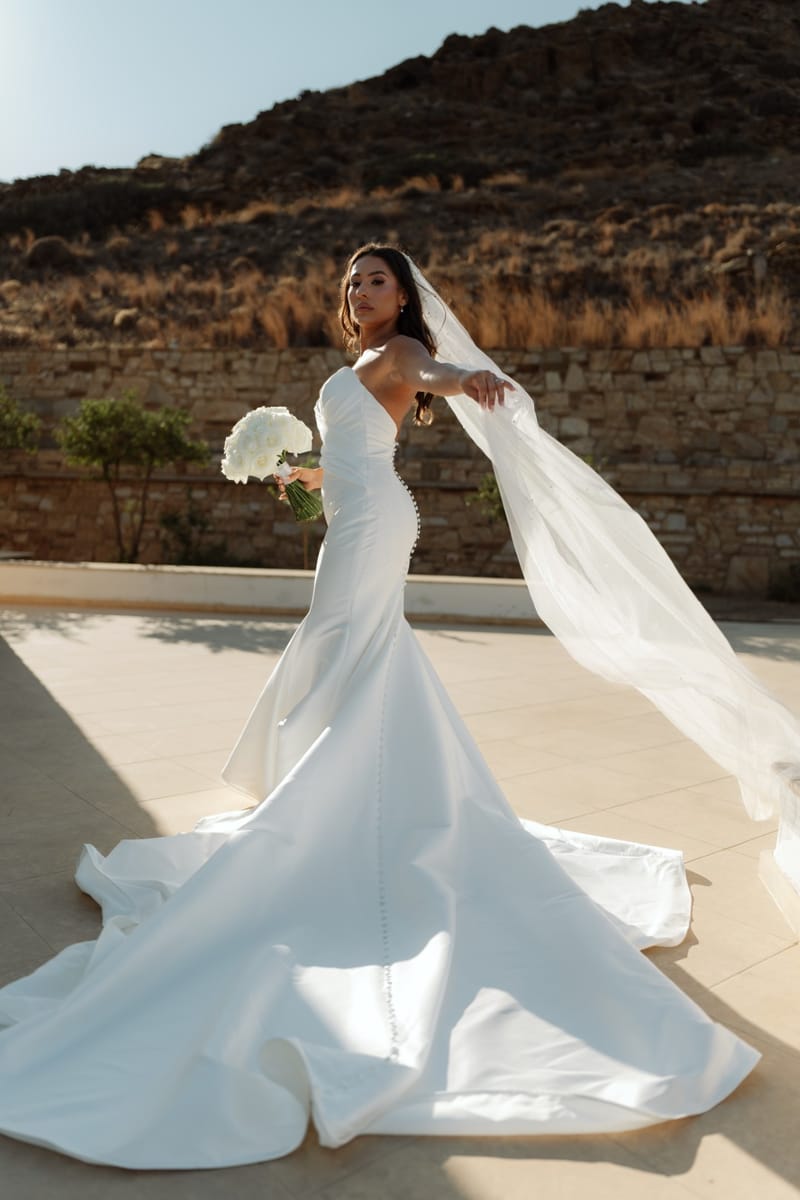 Reni & Jordan Wedding at the Cycladic Gem Villa Ios
