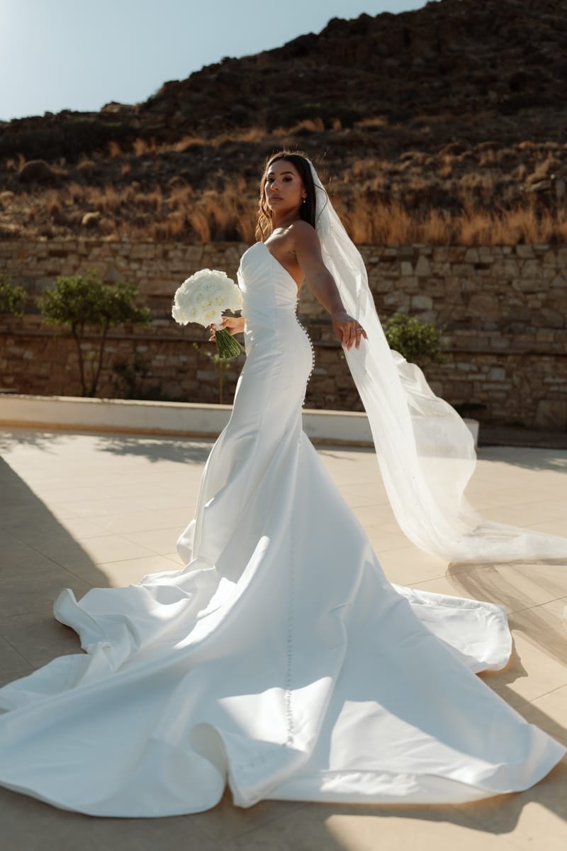 Reni & Jordan Wedding at the Cycladic Gem Villa Ios