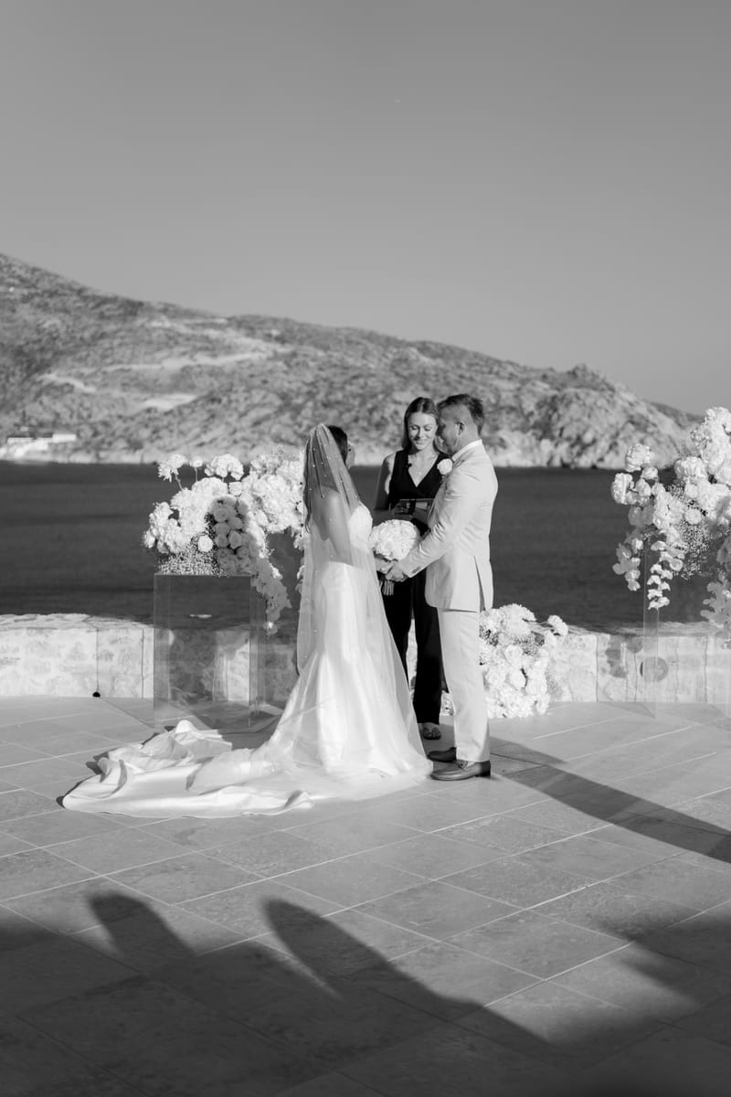 Reni & Jordan Wedding at the Cycladic Gem Villa Ios