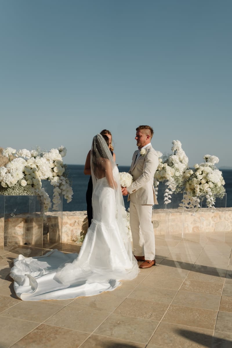 Reni & Jordan Wedding at the Cycladic Gem Villa Ios