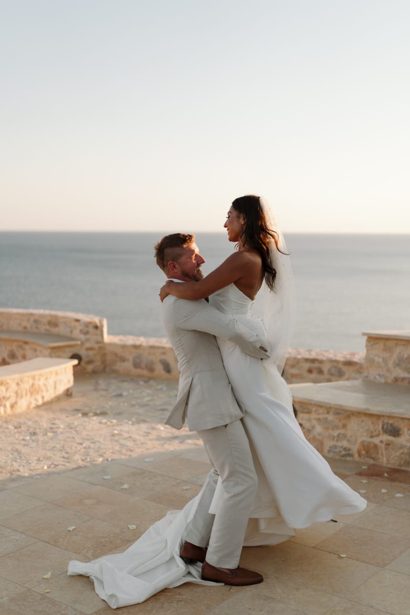 Reni & Jordan Wedding at the Cycladic Gem Villa Ios