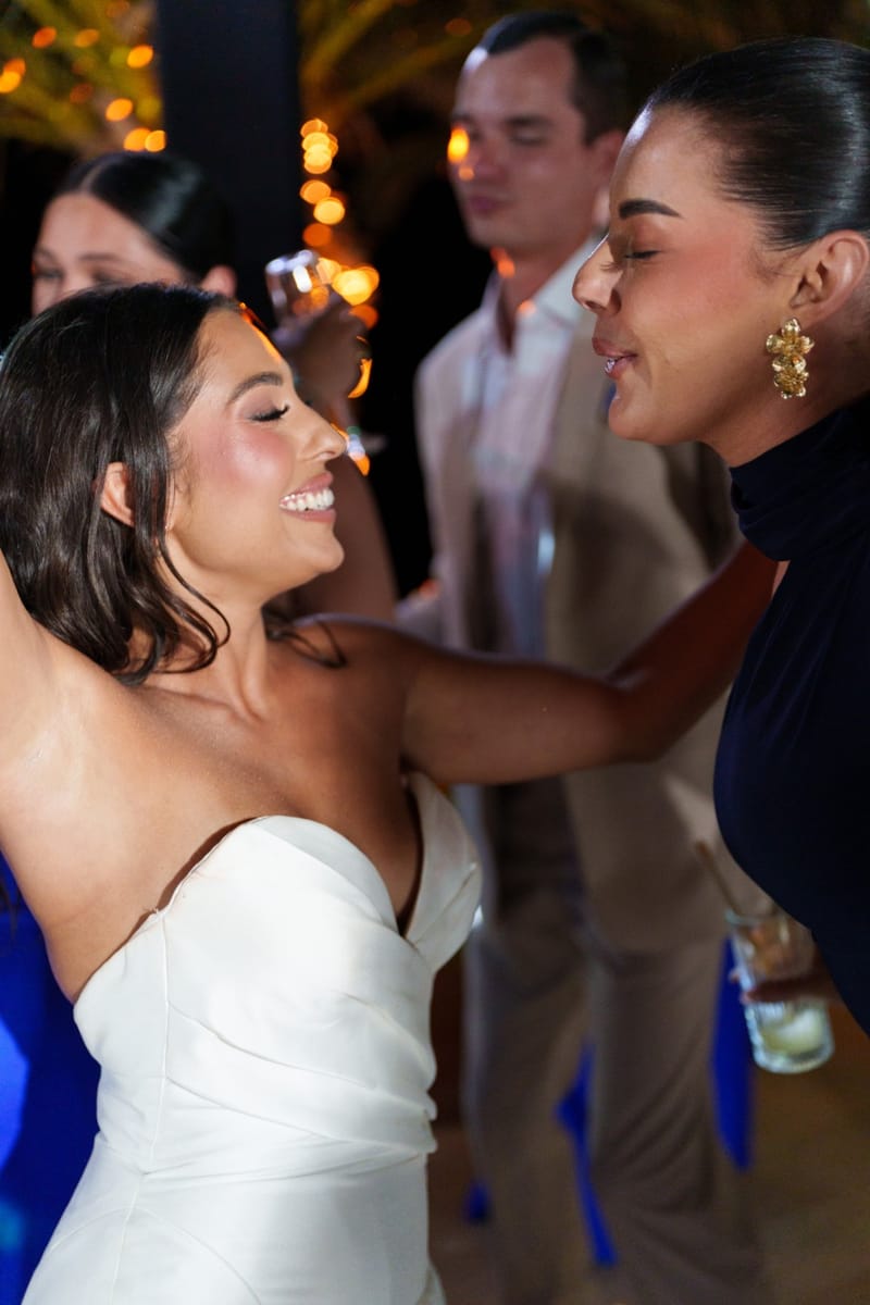 Reni & Jordan Wedding at the Cycladic Gem Villa Ios