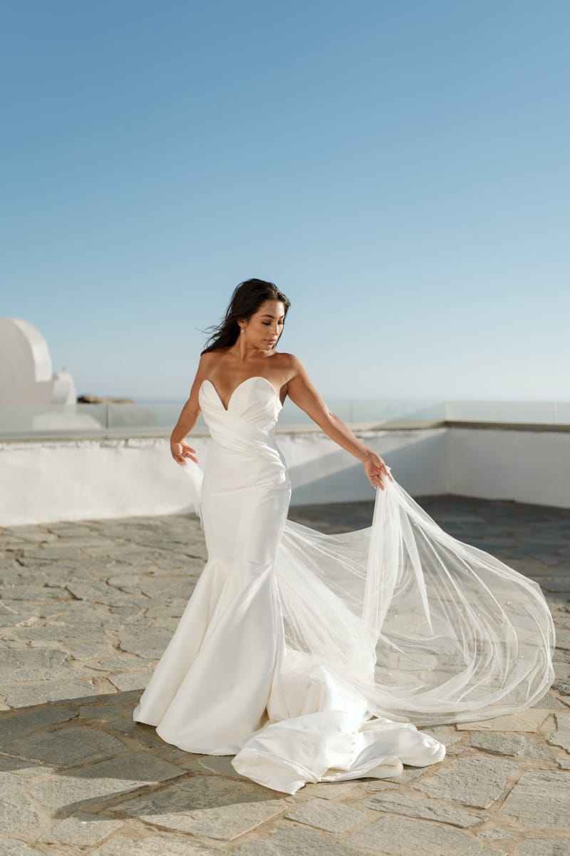 Reni & Jordan Wedding at the Cycladic Gem Villa Ios